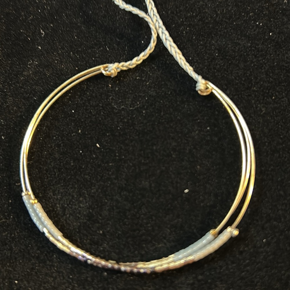 Nordstrom Elegant Gold Bracelet gently worn in excellent condition.